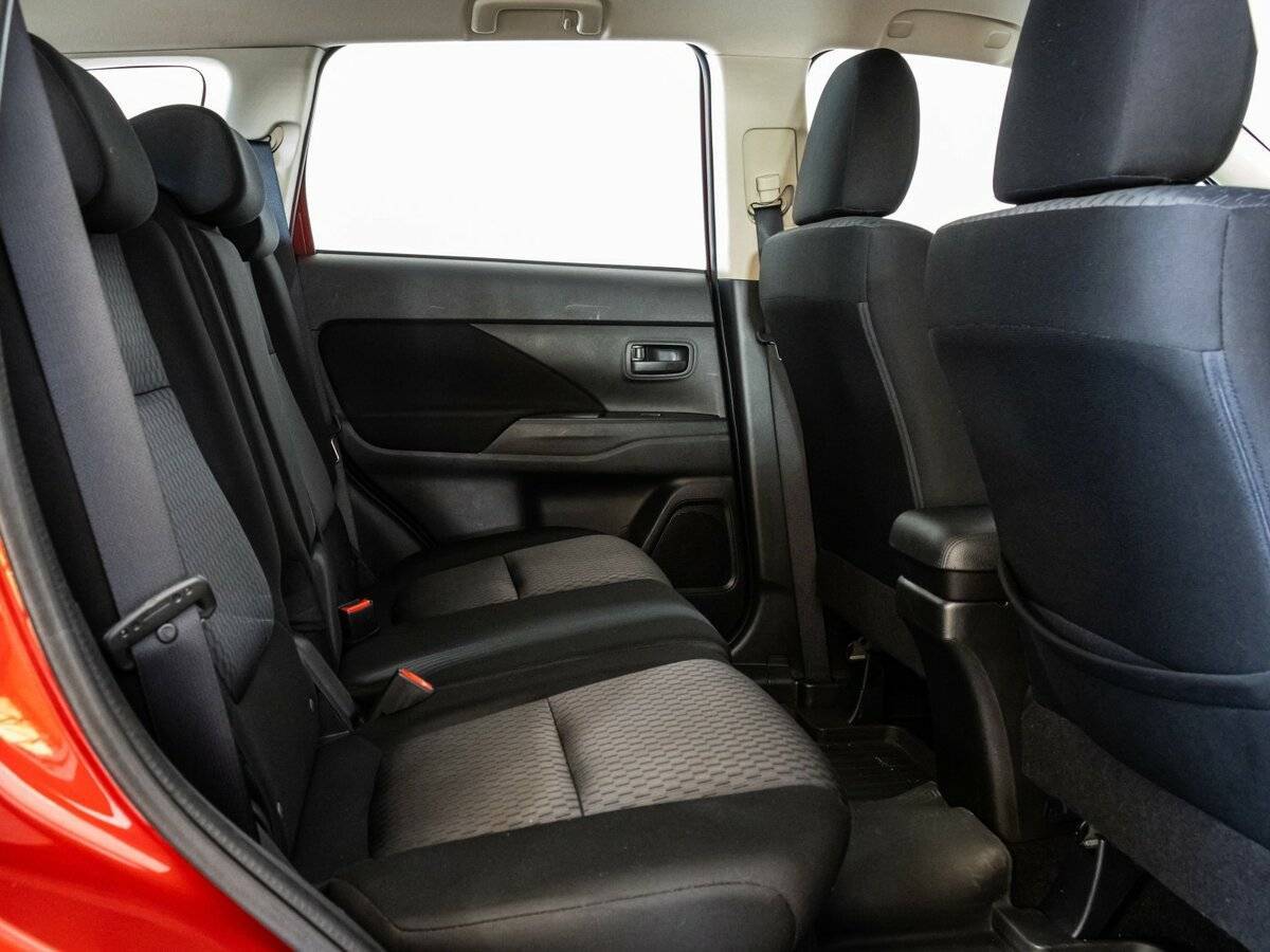 Купить Mitsubishi Outlander с пробегом. Фото: #14