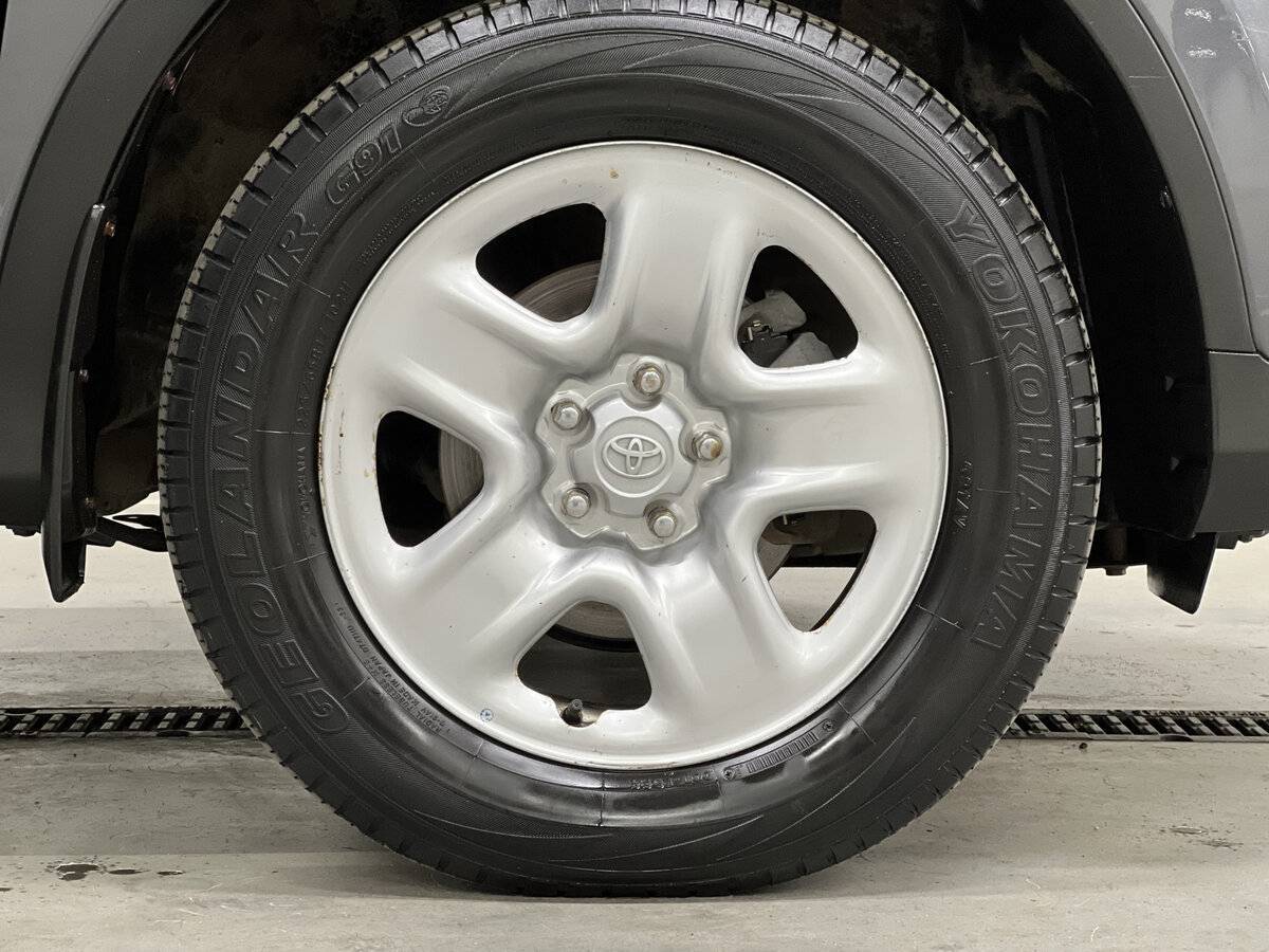 Купить Toyota RAV4 с пробегом. Фото: #17