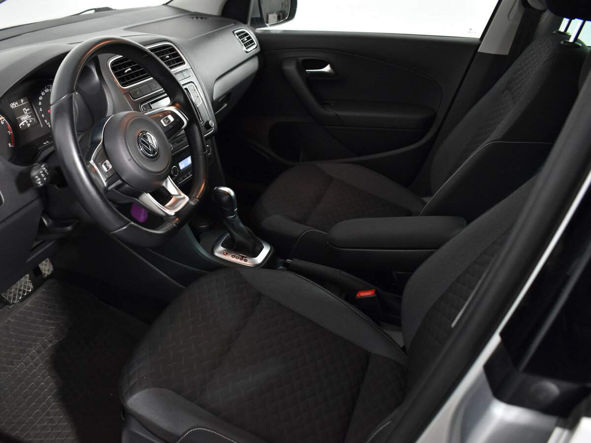 Купить Volkswagen Polo с пробегом. Фото: #10