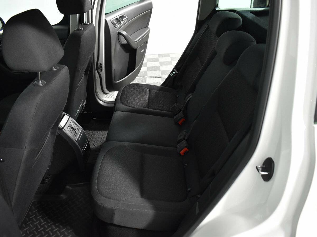 Купить Skoda Yeti с пробегом. Фото: #11