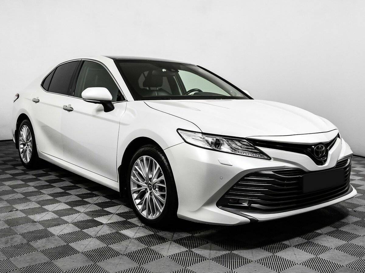 Купить Toyota Camry с пробегом. Фото: #2
