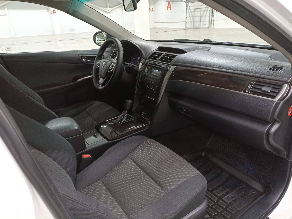 Купить Toyota Camry с пробегом. Фото: #10