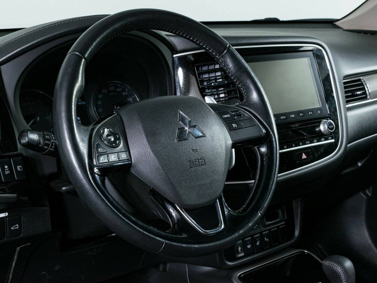 Купить Mitsubishi Outlander с пробегом. Фото: #14
