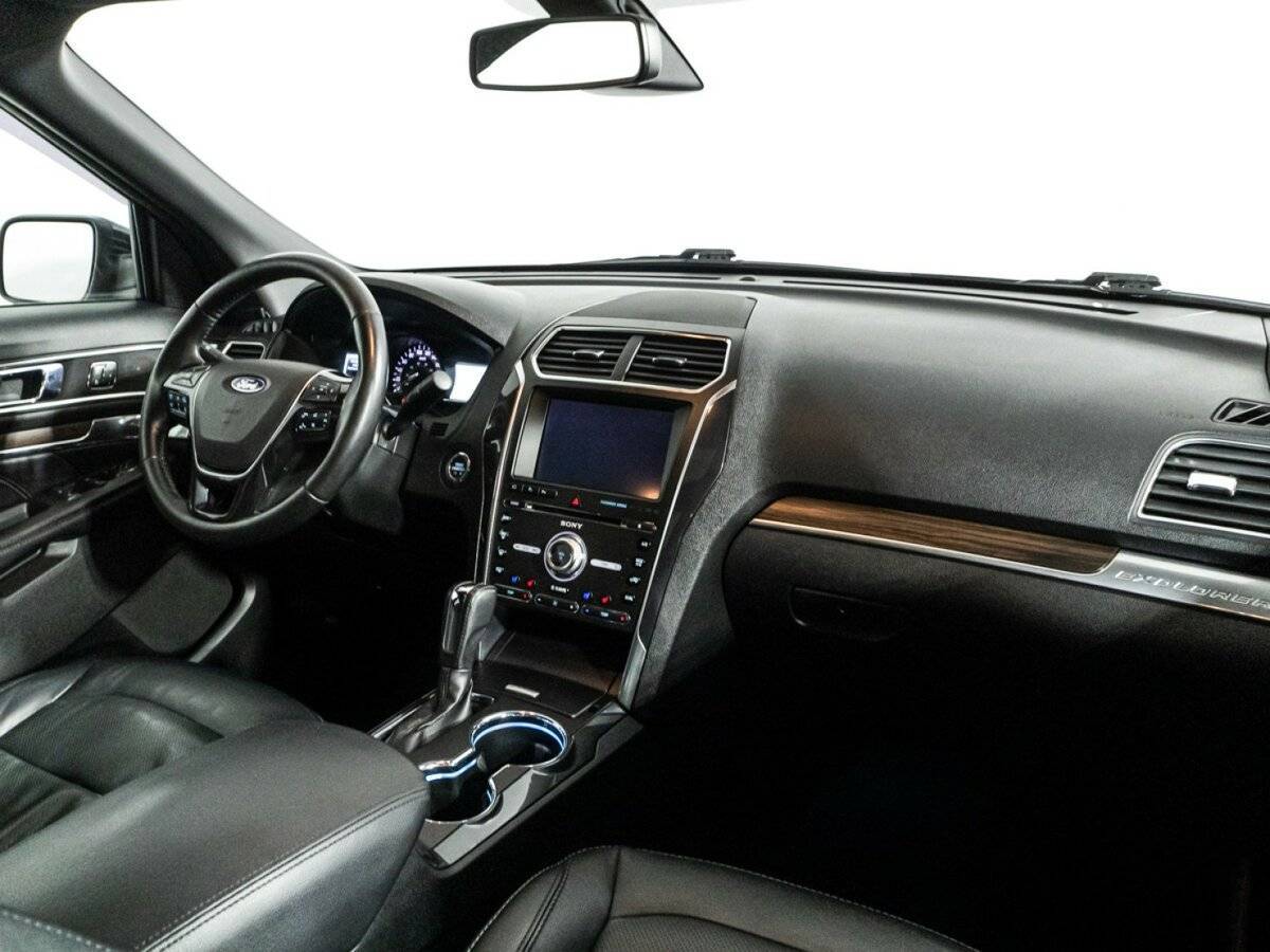 Купить Ford Explorer с пробегом. Фото: #6