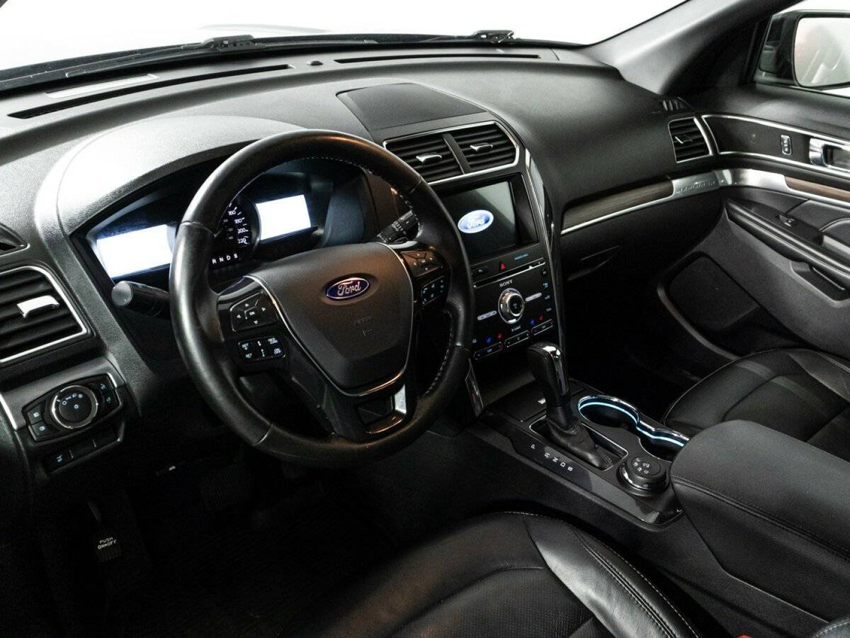 Купить Ford Explorer с пробегом. Фото: #8