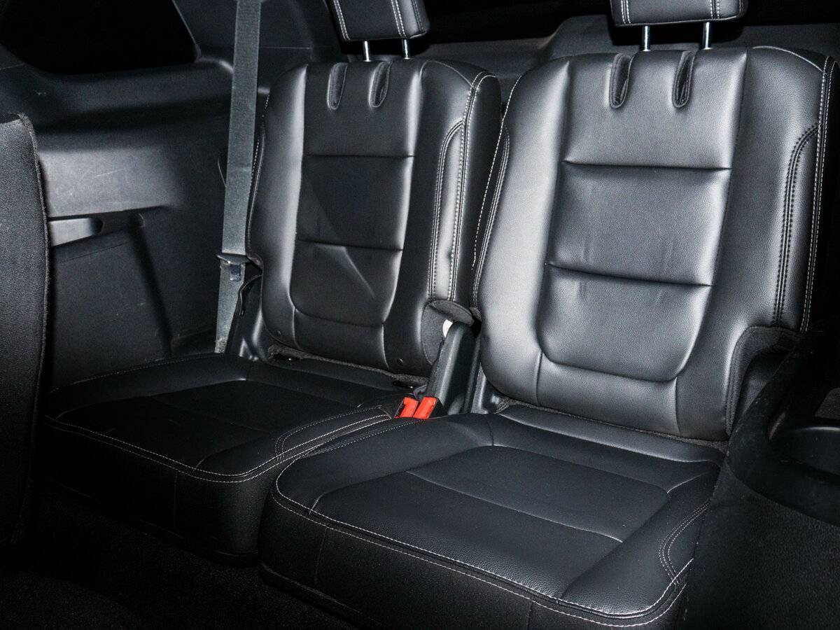 Купить Ford Explorer с пробегом. Фото: #17