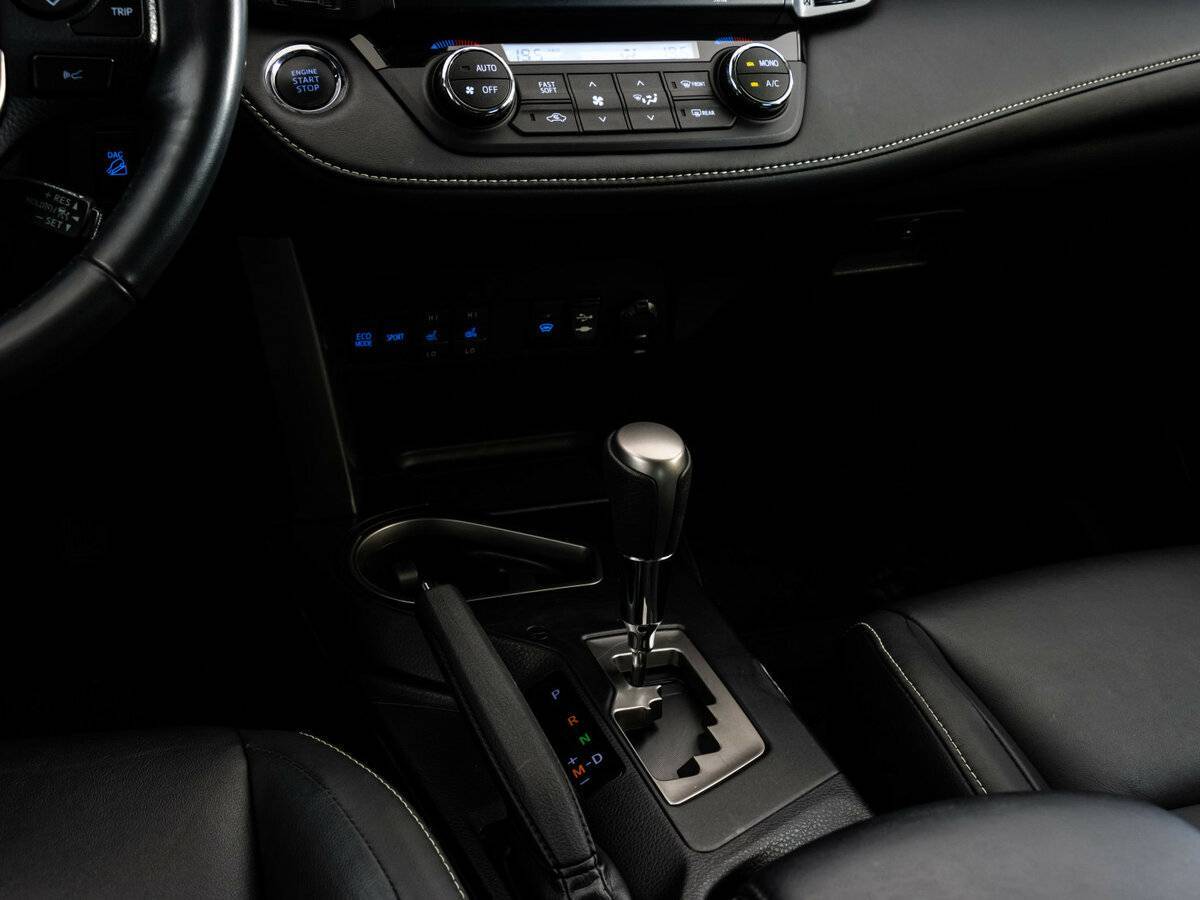 Купить Toyota RAV4 с пробегом. Фото: #11