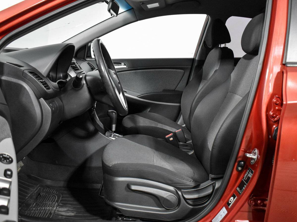 Купить Hyundai Solaris с пробегом. Фото: #9