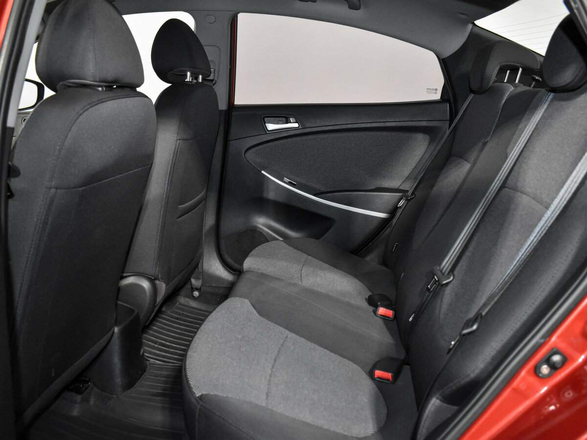 Купить Hyundai Solaris с пробегом. Фото: #10