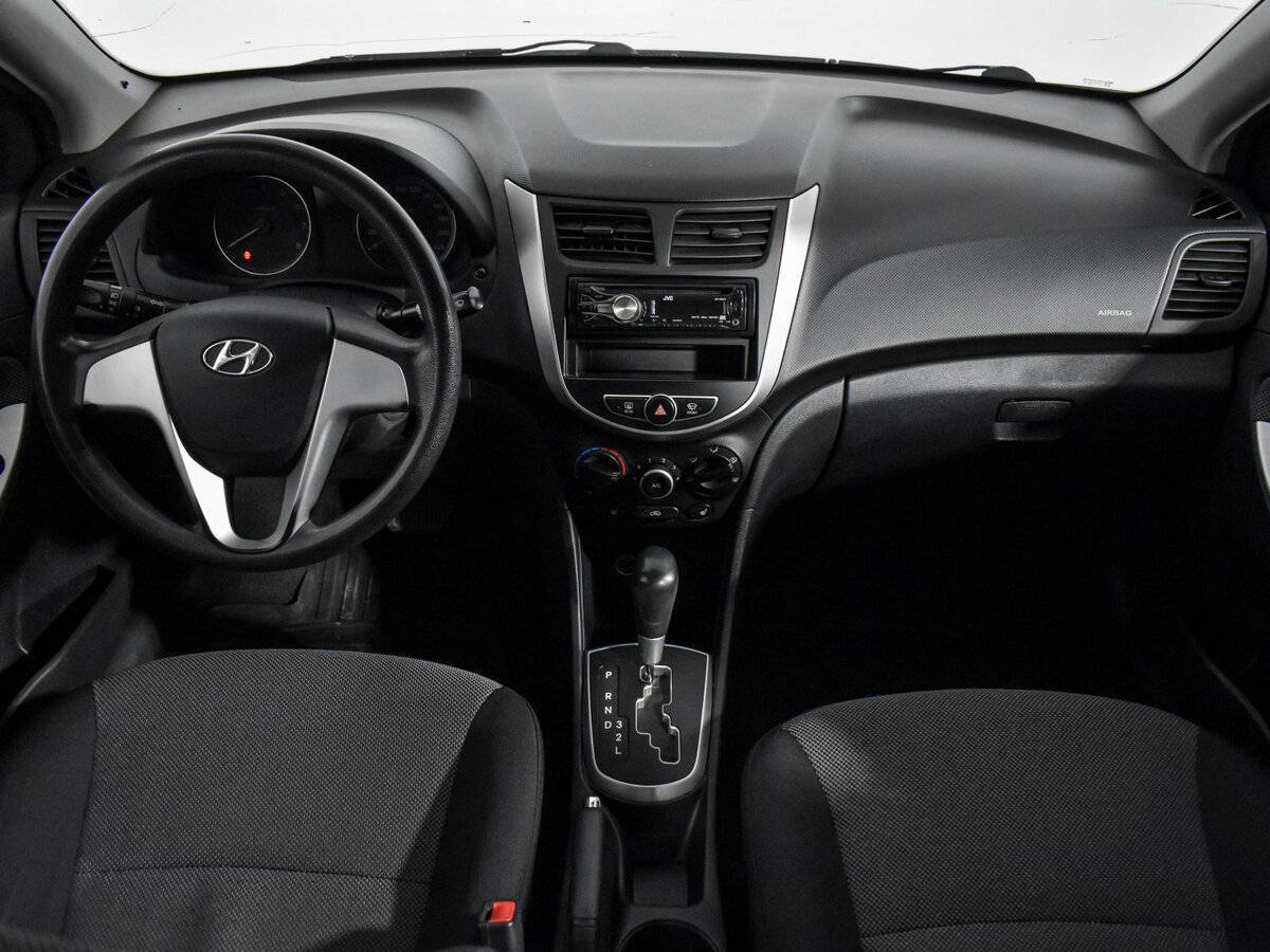 Купить Hyundai Solaris с пробегом. Фото: #11