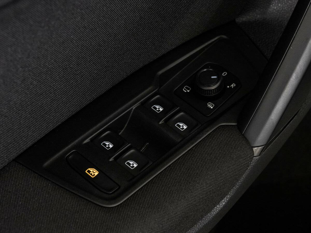 Купить Volkswagen Tiguan с пробегом. Фото: #17