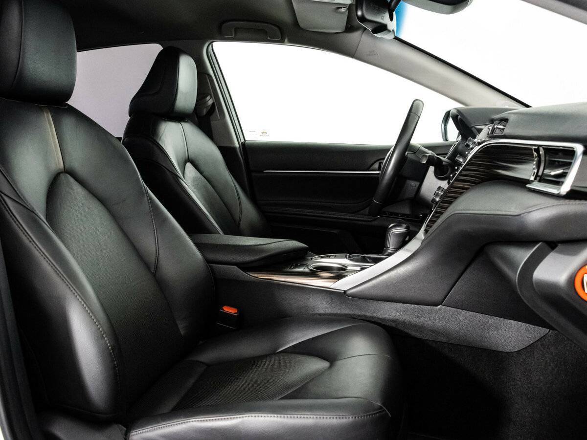 Купить Toyota Camry с пробегом. Фото: #17