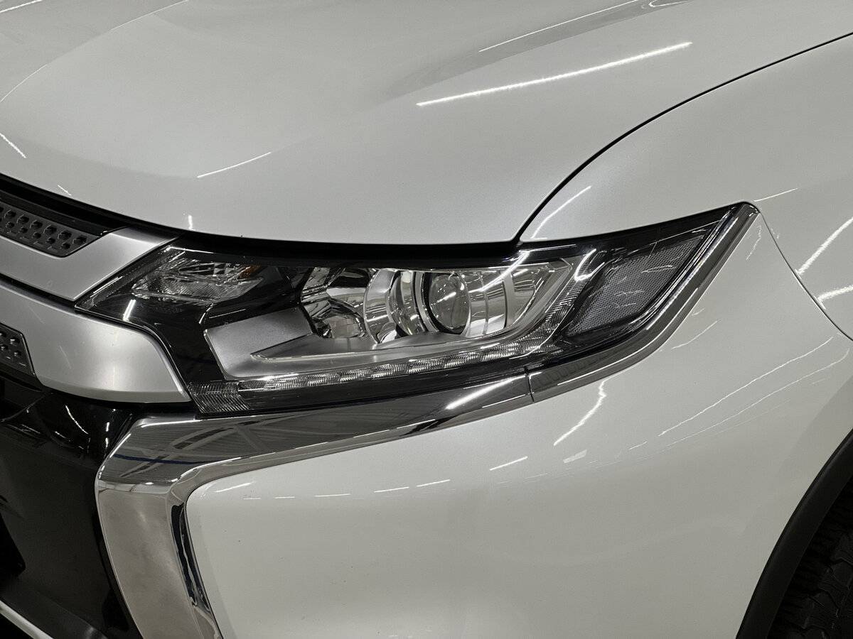 Купить Mitsubishi Outlander с пробегом. Фото: #16