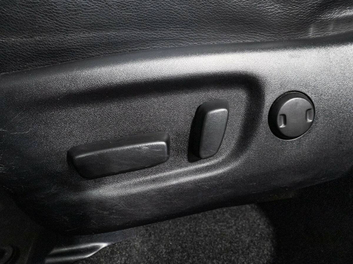 Купить Toyota RAV4 с пробегом. Фото: #15