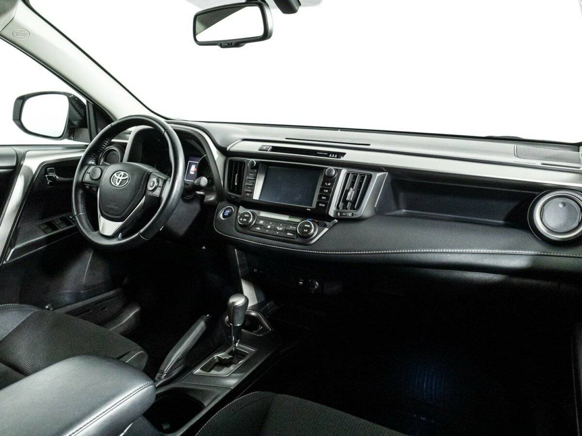 Купить Toyota RAV4 с пробегом. Фото: #8