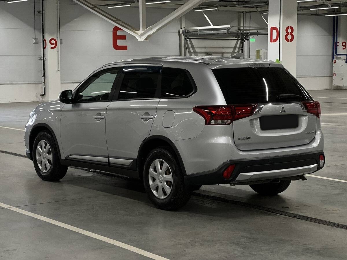 Купить Mitsubishi Outlander с пробегом. Фото: #6