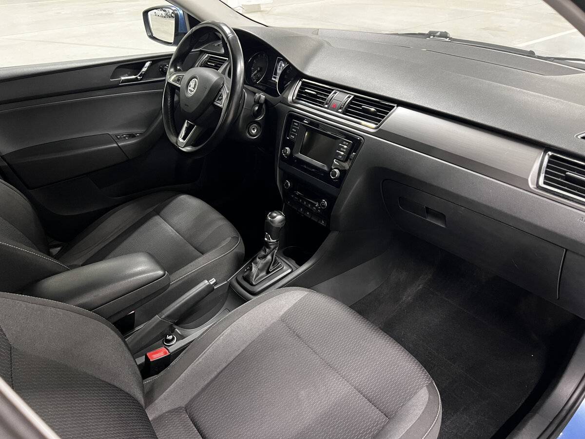 Купить Skoda Rapid с пробегом. Фото: #10