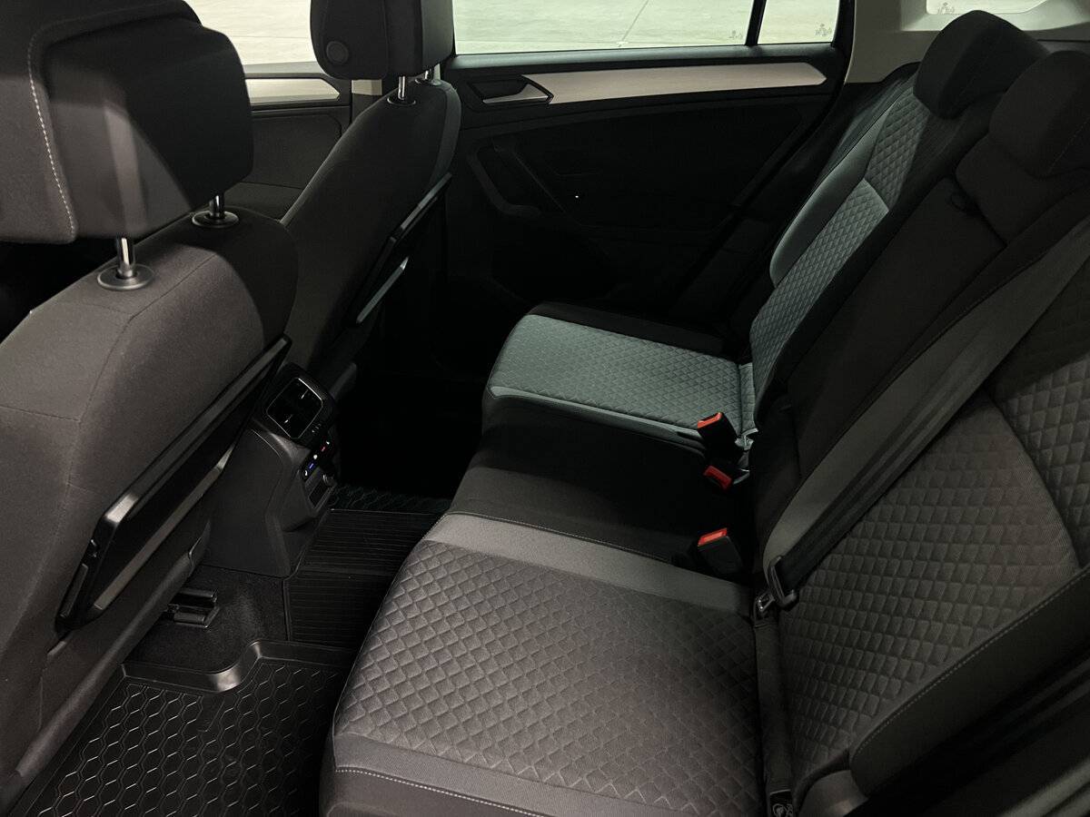 Купить Volkswagen Tiguan с пробегом. Фото: #11