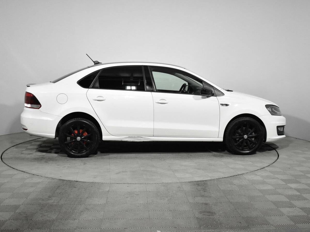 Купить Volkswagen Polo с пробегом. Фото: #4