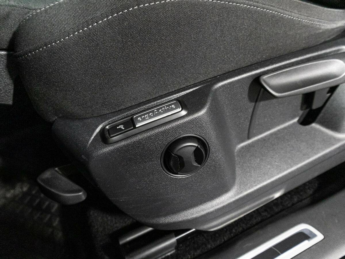 Купить Volkswagen Tiguan с пробегом. Фото: #17