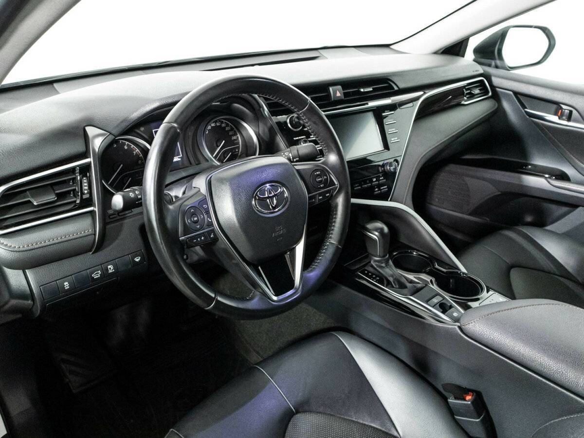 Купить Toyota Camry с пробегом. Фото: #10