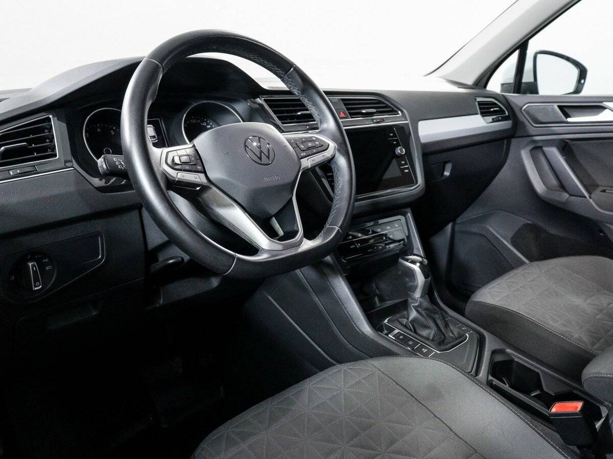 Купить Volkswagen Tiguan с пробегом. Фото: #13