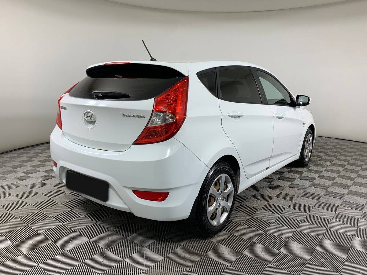 Купить Hyundai Solaris с пробегом. Фото: #4
