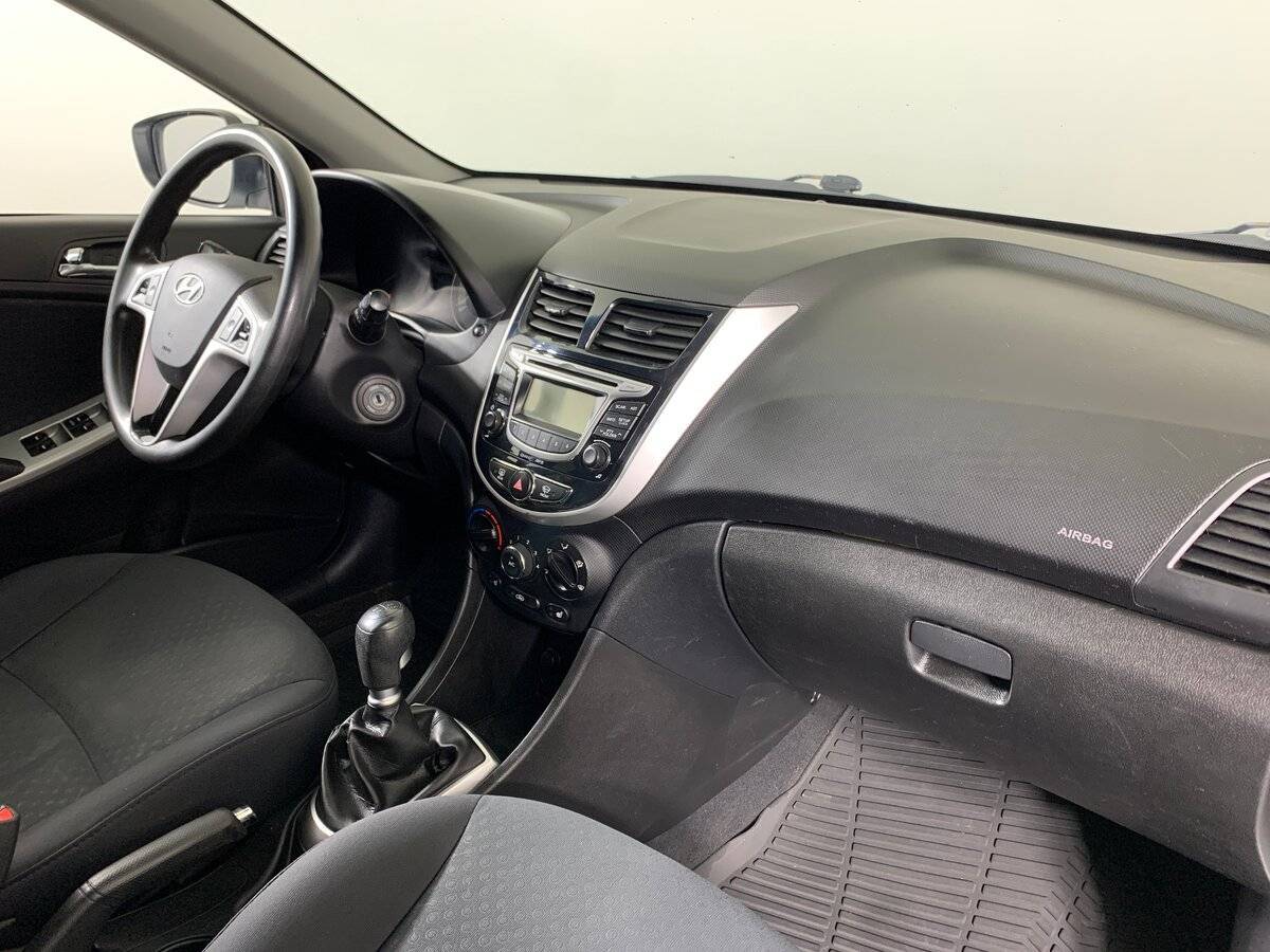 Купить Hyundai Solaris с пробегом. Фото: #12