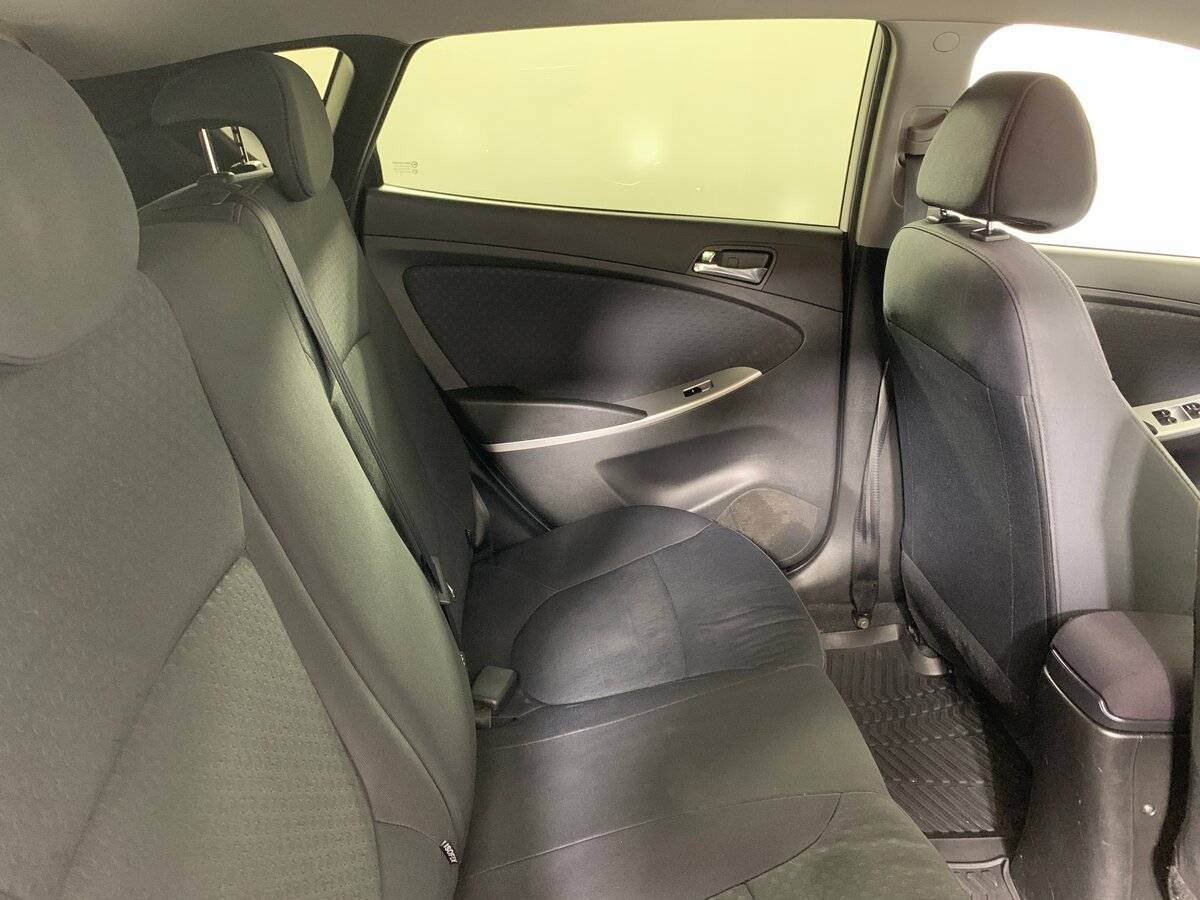 Купить Hyundai Solaris с пробегом. Фото: #16