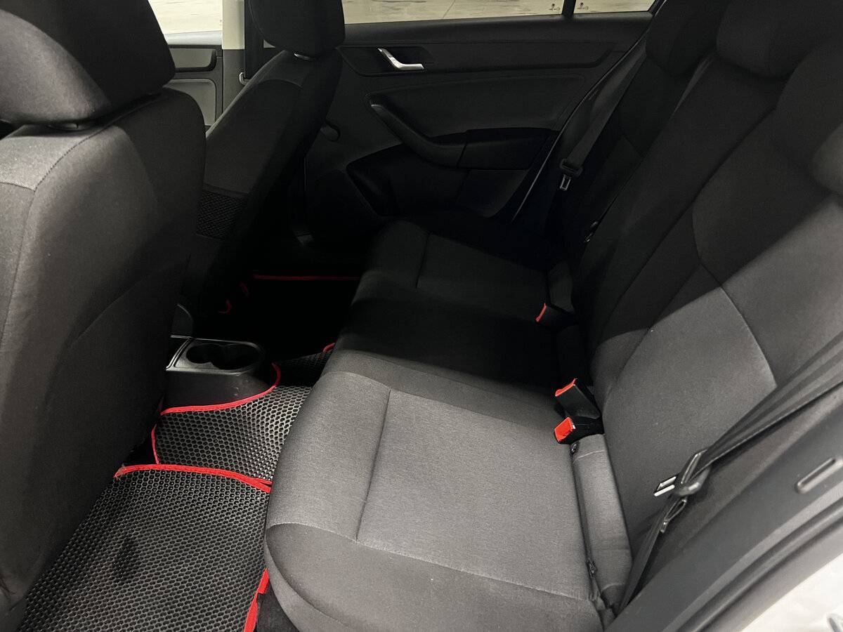 Купить Skoda Rapid с пробегом. Фото: #11