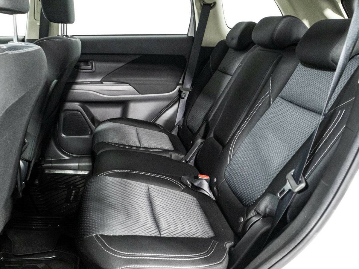 Купить Mitsubishi Outlander с пробегом. Фото: #9