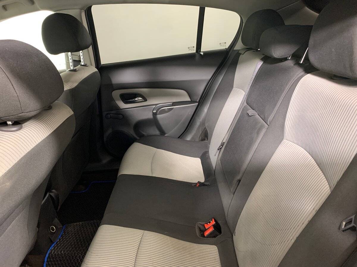 Купить Chevrolet Cruze с пробегом. Фото: #17
