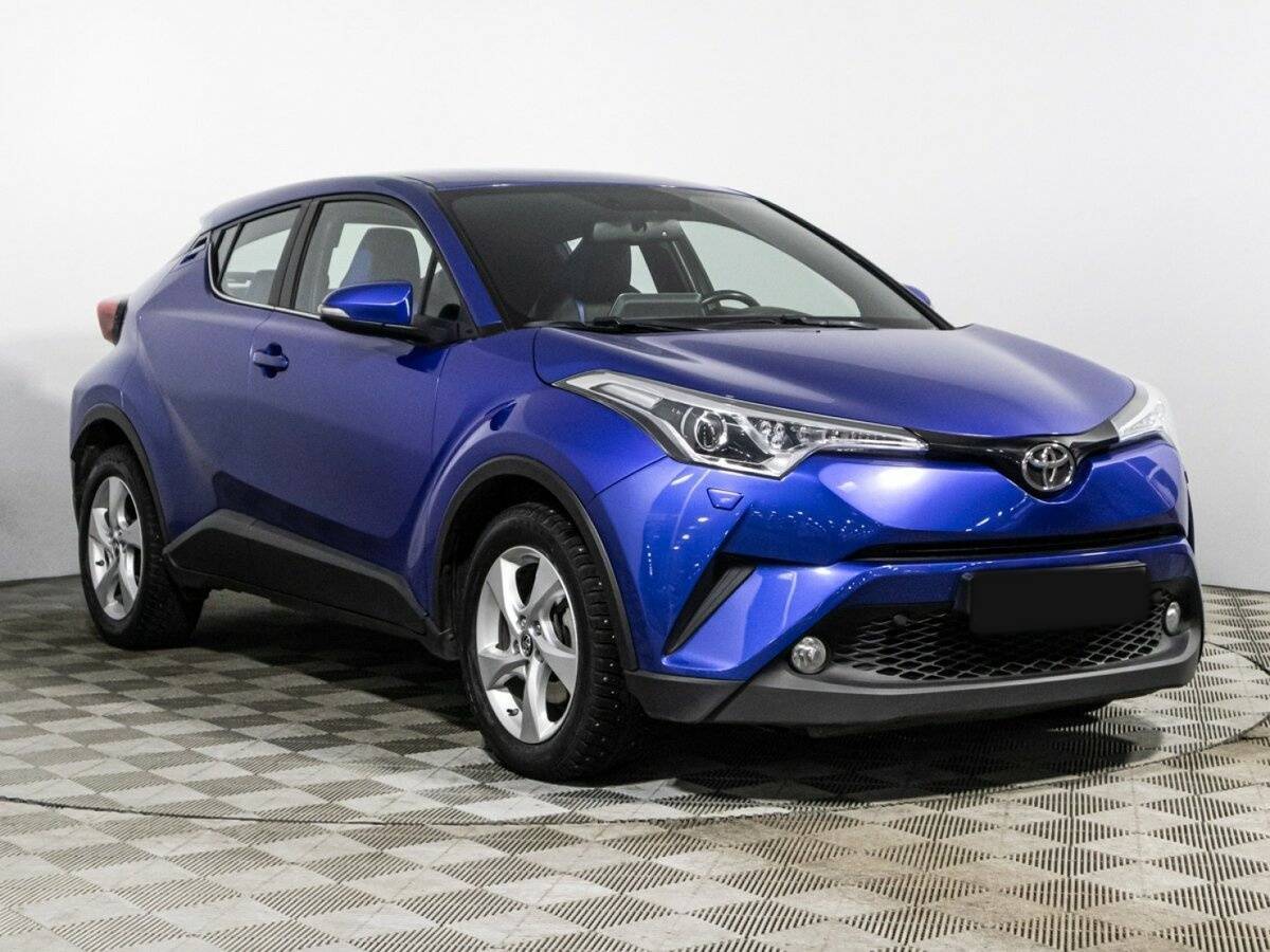 Купить Toyota C-HR с пробегом. Фото: #2