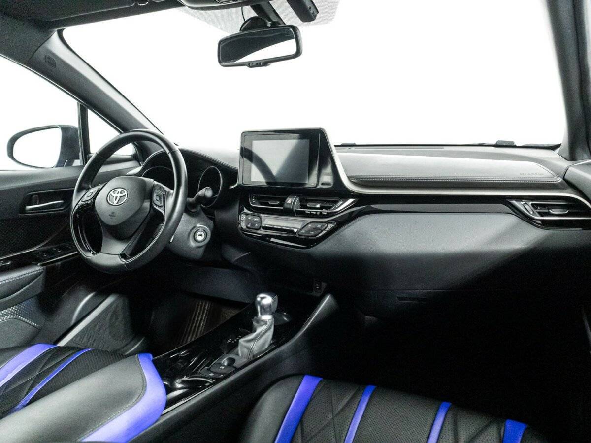 Купить Toyota C-HR с пробегом. Фото: #8