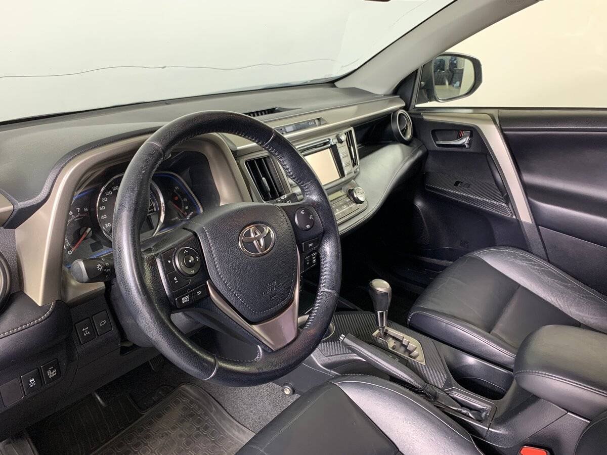 Купить Toyota RAV4 с пробегом. Фото: #10