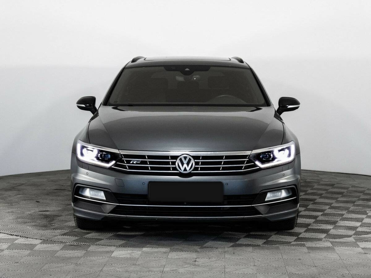 Купить Volkswagen Passat с пробегом. Фото: #1