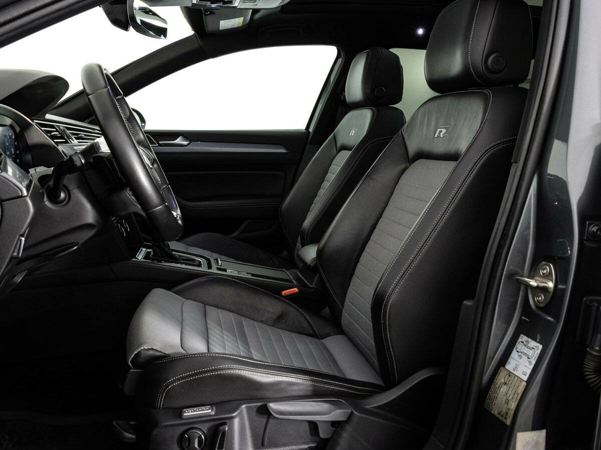 Купить Volkswagen Passat с пробегом. Фото: #14