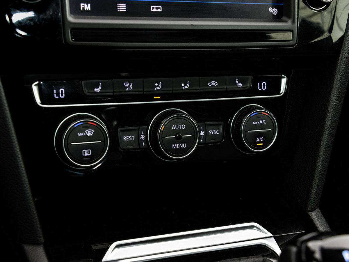 Купить Volkswagen Passat с пробегом. Фото: #20