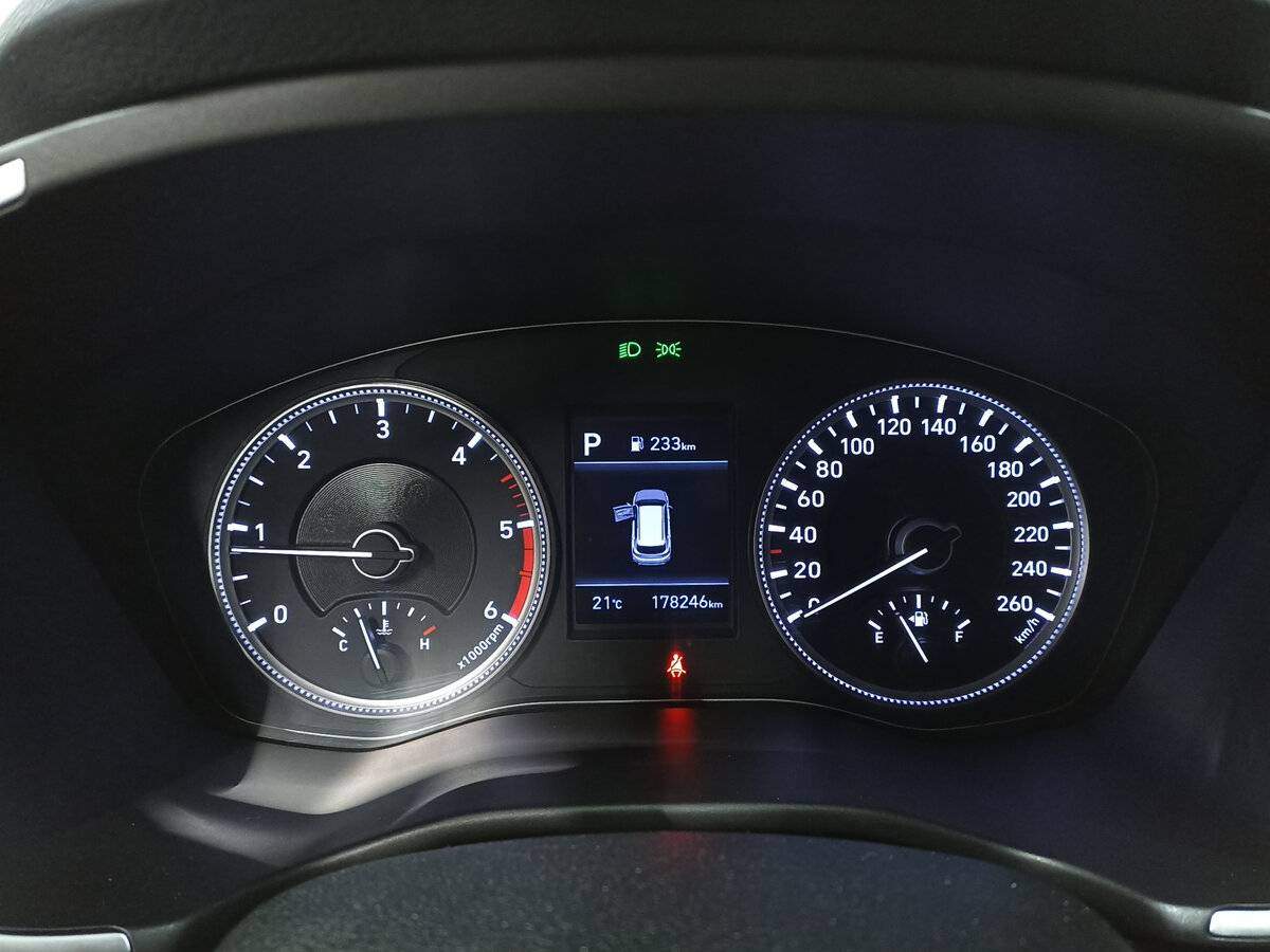 Купить Hyundai Santa Fe с пробегом. Фото: #12