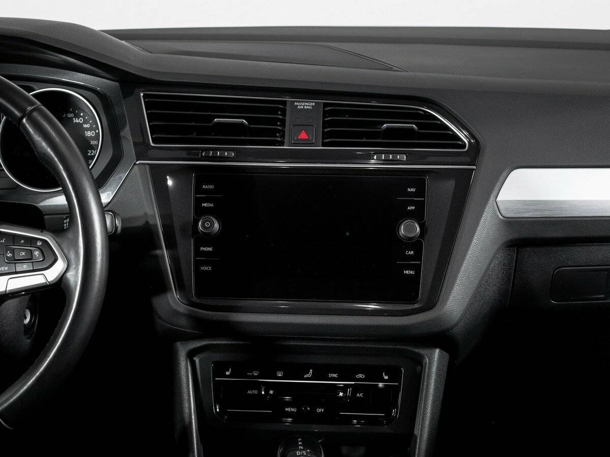 Купить Volkswagen Tiguan с пробегом. Фото: #12