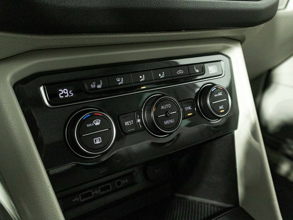 Купить Volkswagen Tiguan с пробегом. Фото: #14