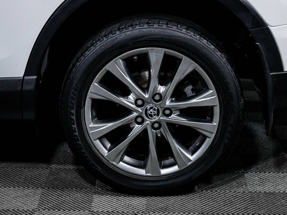 Купить Toyota RAV4 с пробегом. Фото: #14