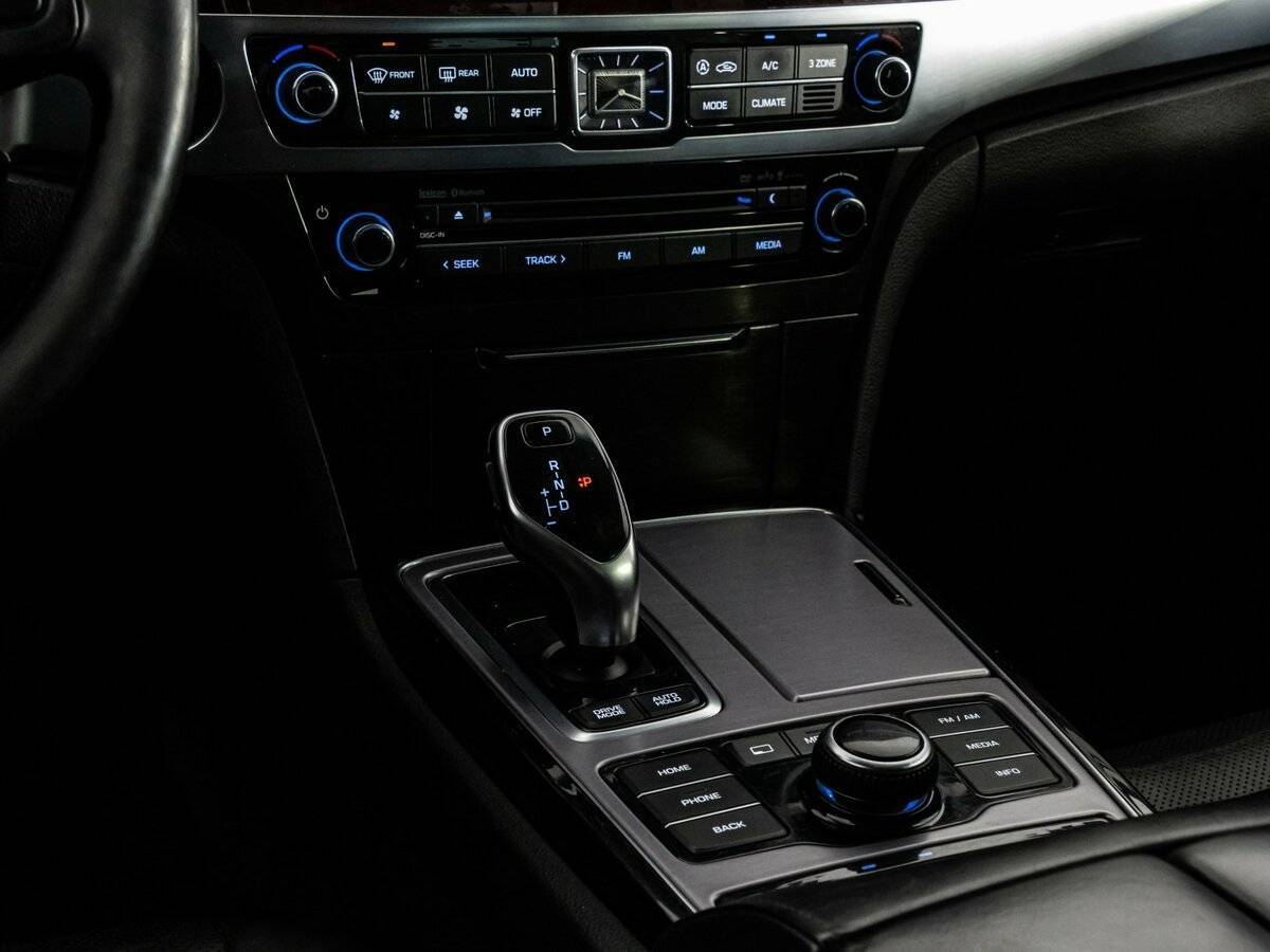 Купить Hyundai Equus с пробегом. Фото: #11