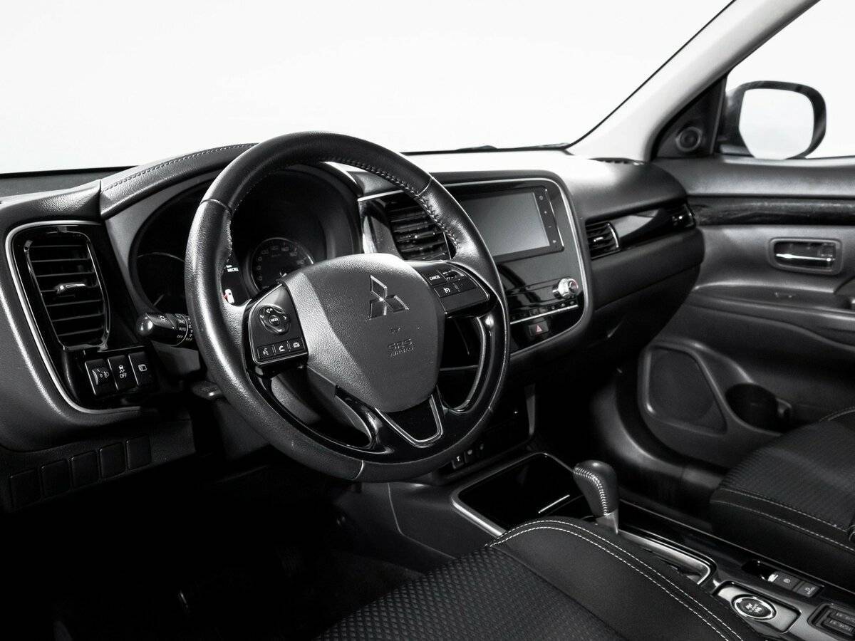 Купить Mitsubishi Outlander с пробегом. Фото: #13