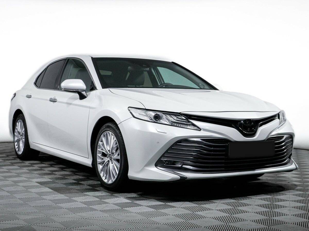 Купить Toyota Camry с пробегом. Фото: #2