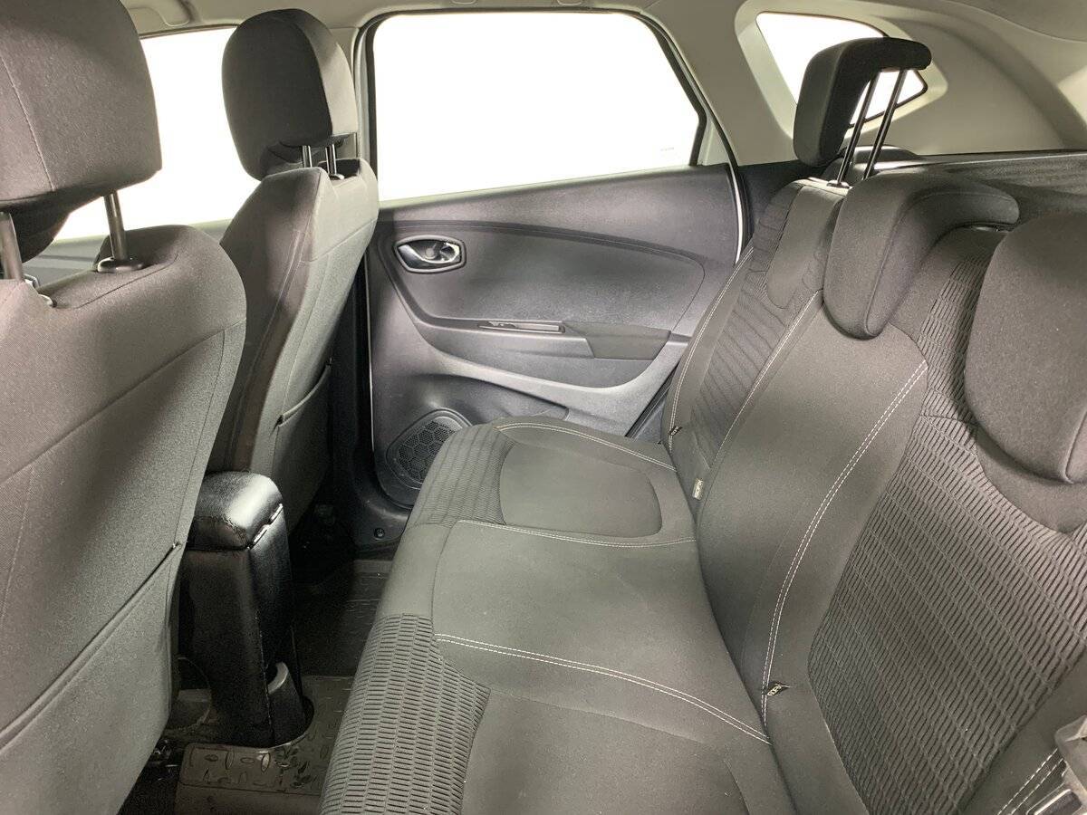 Купить Renault Kaptur с пробегом. Фото: #17