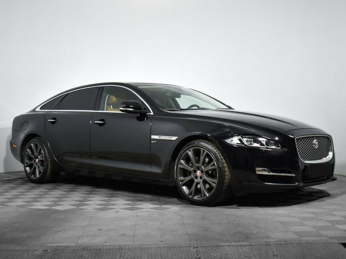 Купить Jaguar XJ с пробегом. Фото: #2