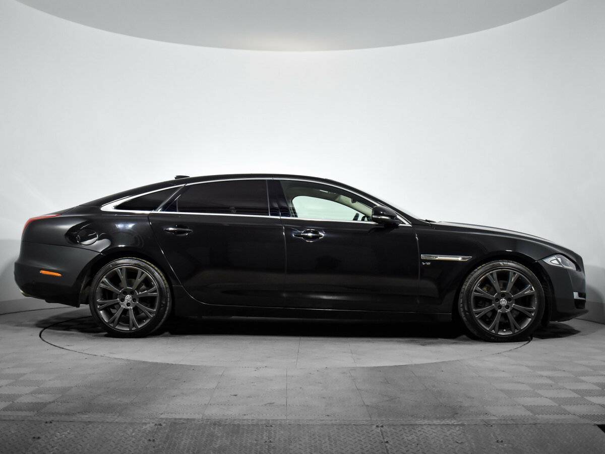 Купить Jaguar XJ с пробегом. Фото: #3