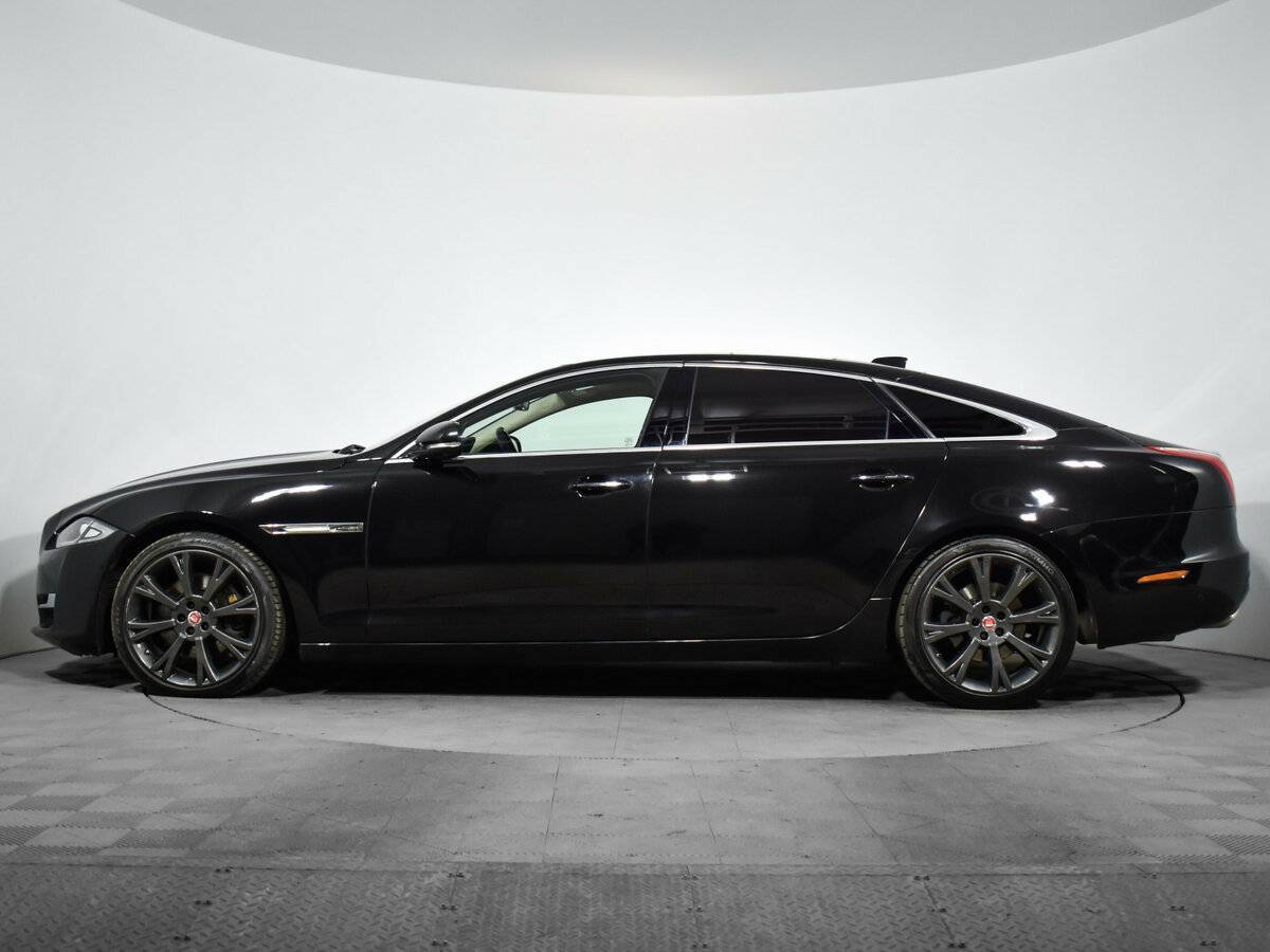 Купить Jaguar XJ с пробегом. Фото: #7