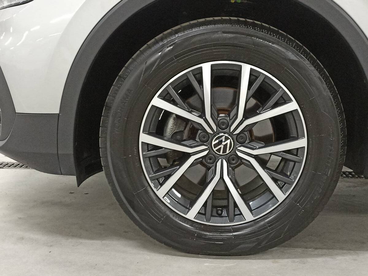 Купить Volkswagen Tiguan с пробегом. Фото: #17